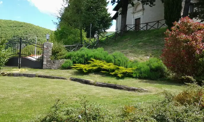 Rexer-Mevale-Prestigioso-complesso-in-pietra-con-piscina-panoramica-Mevale-Visso-MC-Altro