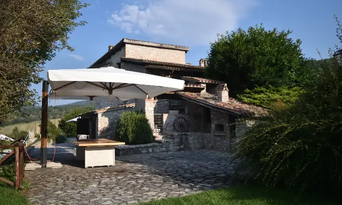 Rexer-Mevale-Prestigioso-complesso-in-pietra-con-piscina-panoramica-Mevale-Visso-MC-Altro