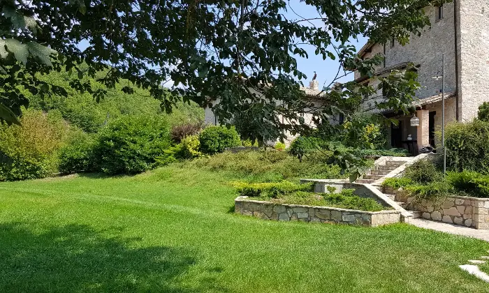 Rexer-Mevale-Prestigioso-complesso-in-pietra-con-piscina-panoramica-Mevale-Visso-MC-Altro
