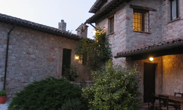 Rexer-Mevale-Prestigioso-complesso-in-pietra-con-piscina-panoramica-Mevale-Visso-MC-Altro