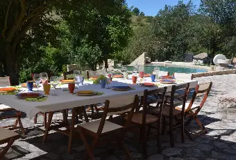 Rexer-Mevale-Prestigioso-complesso-in-pietra-con-piscina-panoramica-Mevale-Visso-MC-Altro