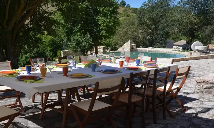 Rexer-Mevale-Prestigioso-complesso-in-pietra-con-piscina-panoramica-Mevale-Visso-MC-Altro