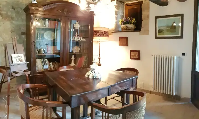 Rexer-Mevale-Prestigioso-complesso-in-pietra-con-piscina-panoramica-Mevale-Visso-MC-Altro
