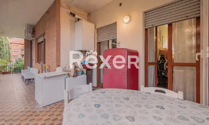 Rexer-Roma-PisanaBravettaAmpio-Trilocale-con-terrazzo-e-box-auto-Altro