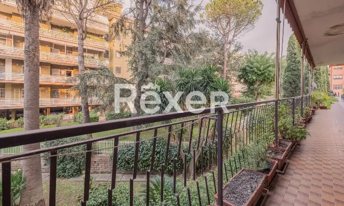 Rexer-Roma-PisanaBravettaAmpio-Trilocale-con-terrazzo-e-box-auto-Altro