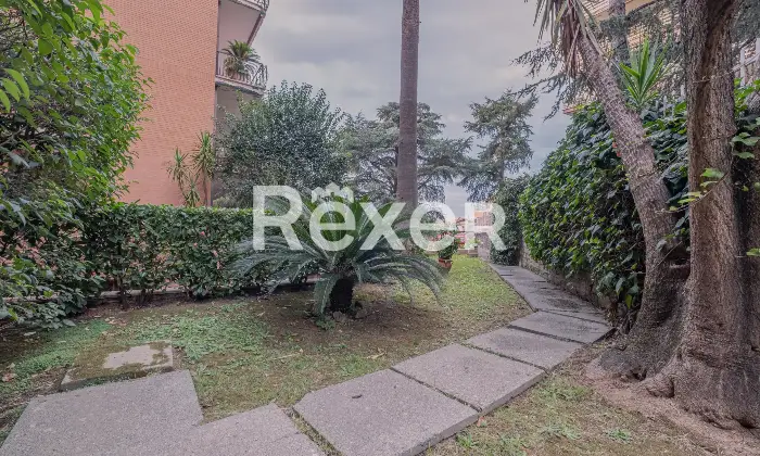 Rexer-Roma-PisanaBravettaAmpio-Trilocale-con-terrazzo-e-box-auto-Altro