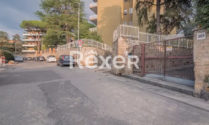 Rexer-Roma-PisanaBravettaAmpio-Trilocale-con-terrazzo-e-box-auto-Altro