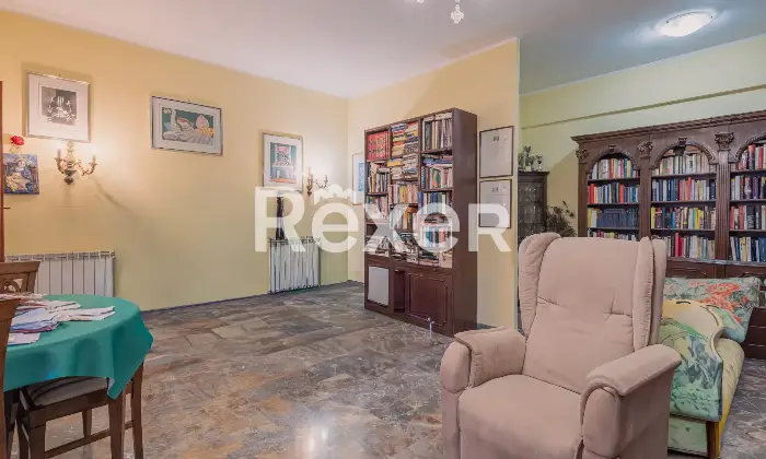 Rexer-Roma-PisanaBravettaAmpio-Trilocale-con-terrazzo-e-box-auto-Altro