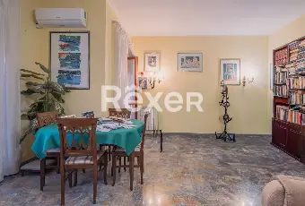 Rexer-Roma-PisanaBravettaAmpio-Trilocale-con-terrazzo-e-box-auto-Altro