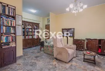 Rexer-Roma-PisanaBravettaAmpio-Trilocale-con-terrazzo-e-box-auto-Altro