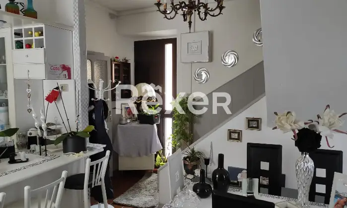 Rexer-Macomer-Casa-indipendente-su-tre-livelli-completamente-arredata-Centro-di-Macomer-Altro