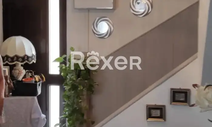 Rexer-Macomer-Casa-indipendente-su-tre-livelli-completamente-arredata-Centro-di-Macomer-Altro