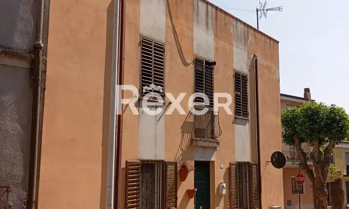 Rexer-Macomer-Casa-indipendente-su-tre-livelli-completamente-arredata-Centro-di-Macomer-Altro