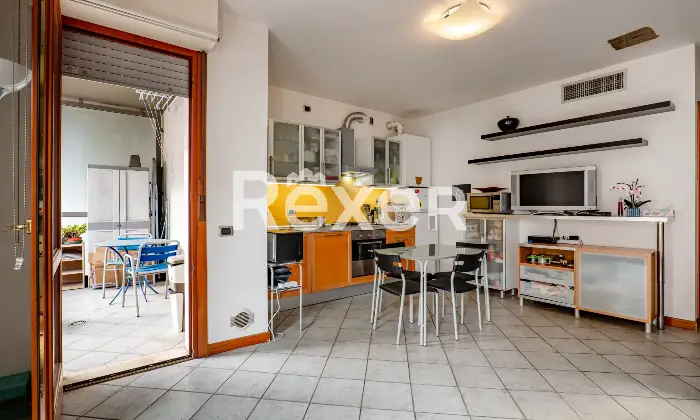 Rexer-Firenze-Monolocale-con-cantina-e-posto-auto-Altro