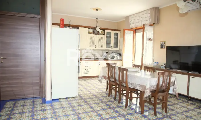 Rexer-Cardito-Appartamento-ristrutturato-box-e-posto-auto-a-uso-investimento-Altro