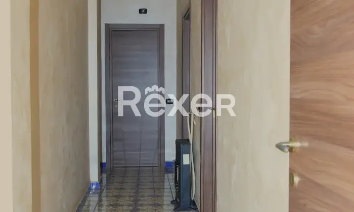 Rexer-Cardito-Appartamento-ristrutturato-box-e-posto-auto-a-uso-investimento-Altro