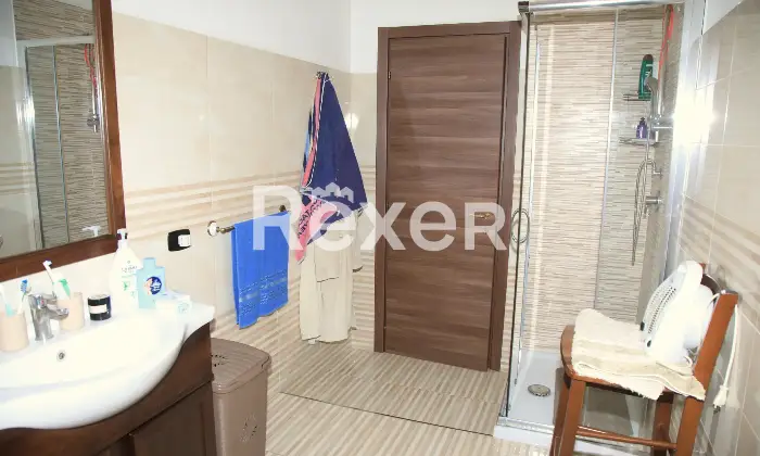 Rexer-Cardito-Appartamento-ristrutturato-box-e-posto-auto-a-uso-investimento-Altro