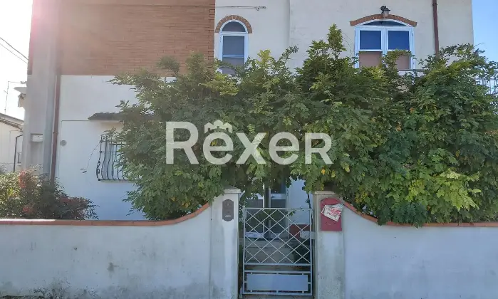 Rexer-Copparo-Bifamiliare-indipendente-con-garage-e-giardino-a-Copparo-Altro