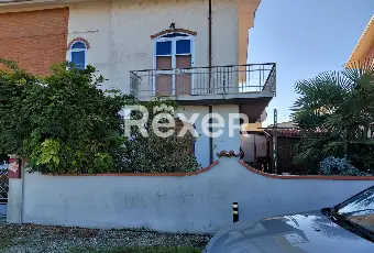 Rexer-Copparo-Bifamiliare-indipendente-con-garage-e-giardino-a-Copparo-Altro