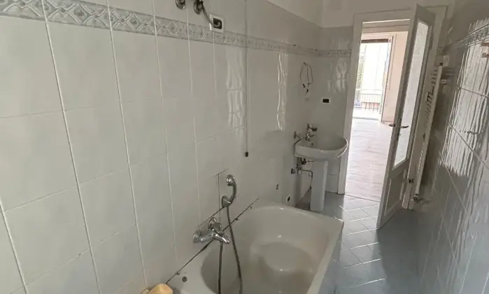 Rexer-Savona-Trilocale-con-ascensore-e-cantina-Altro