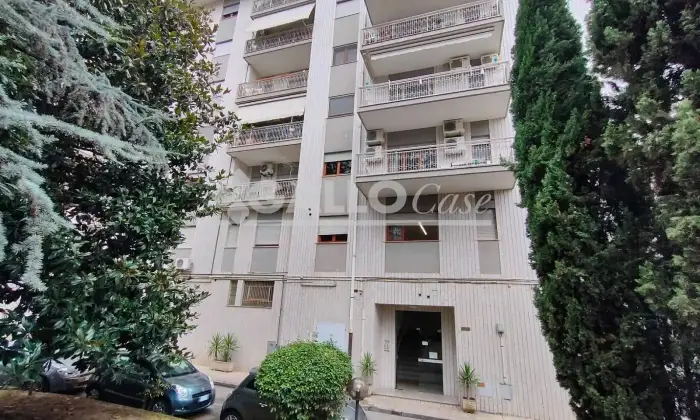 Rexer-Cosenza-Trilocale-piazza-Primo-Maggio-Citt-Terrazzo