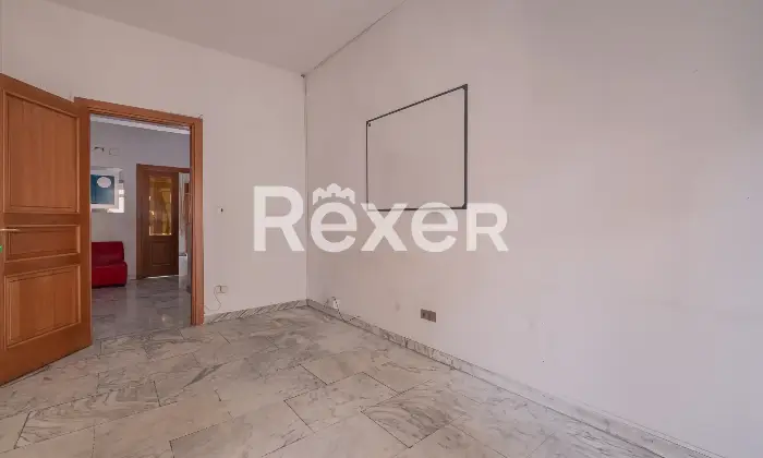 Rexer-Roma-Eur-trilocale-con-posto-auto-Altro