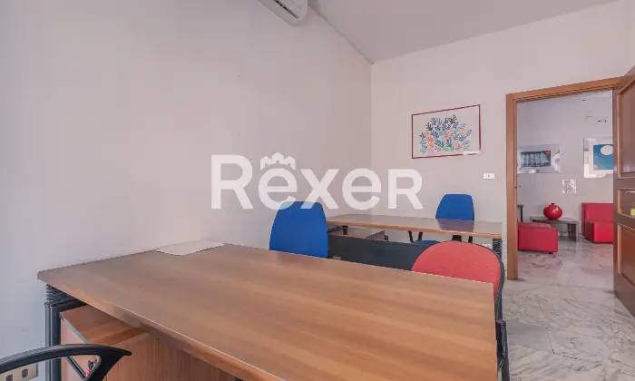 Rexer-Roma-Eur-trilocale-con-posto-auto-Altro