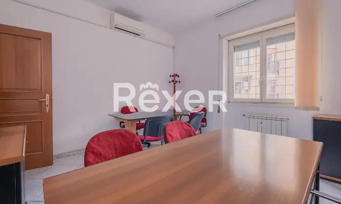 Rexer-Roma-Eur-trilocale-con-posto-auto-Altro