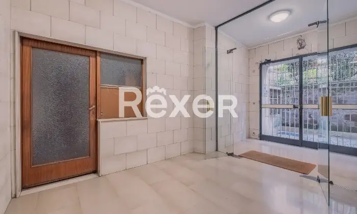 Rexer-Roma-Eur-trilocale-con-posto-auto-Altro
