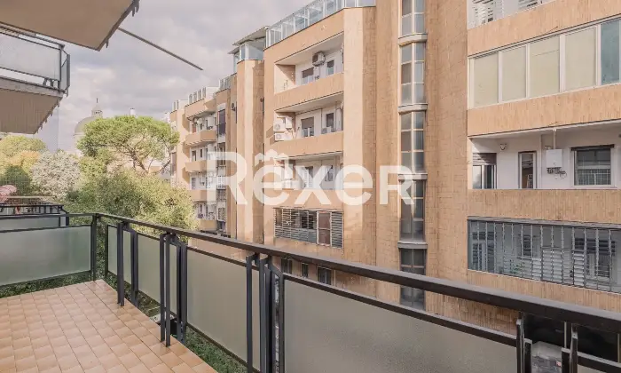 Rexer-Roma-Eur-trilocale-con-posto-auto-Altro
