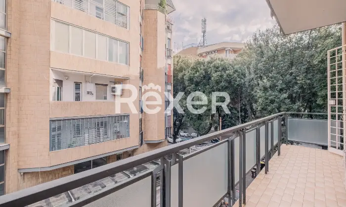 Rexer-Roma-Eur-trilocale-con-posto-auto-Altro
