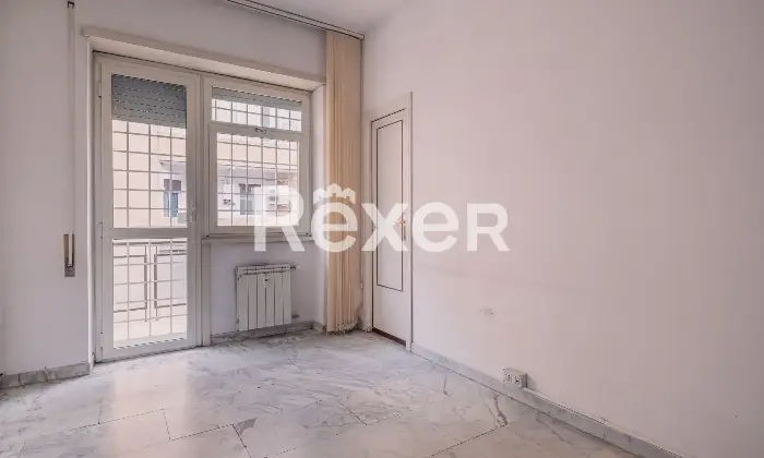 Rexer-Roma-Eur-trilocale-con-posto-auto-Altro