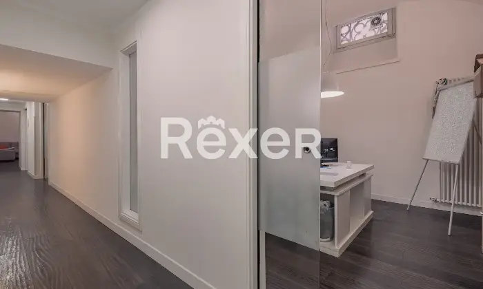 Rexer-Roma-Locale-Commerciale-Ampia-Metratura-Ottima-Rendita-Altro