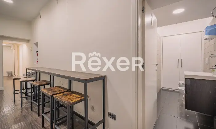 Rexer-Roma-Locale-Commerciale-Ampia-Metratura-Ottima-Rendita-Altro