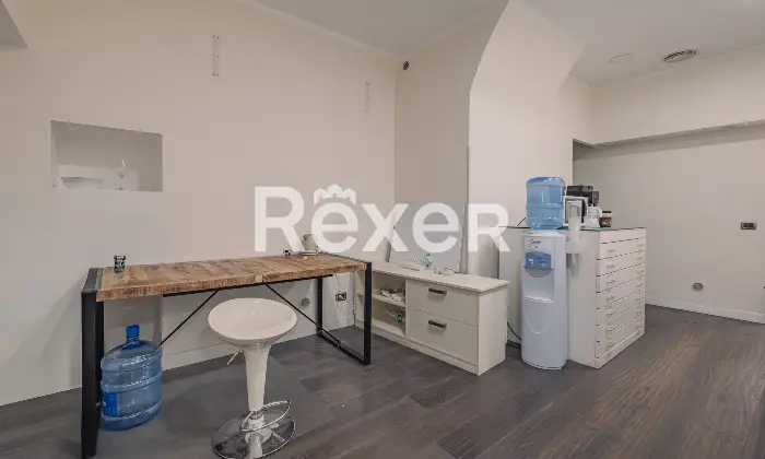 Rexer-Roma-Locale-Commerciale-Ampia-Metratura-Ottima-Rendita-Altro