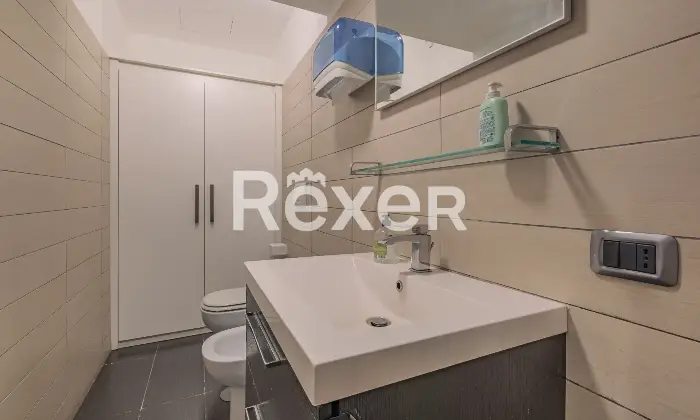 Rexer-Roma-Locale-Commerciale-Ampia-Metratura-Ottima-Rendita-Altro