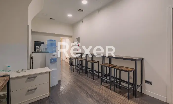 Rexer-Roma-Locale-Commerciale-Ampia-Metratura-Ottima-Rendita-Altro