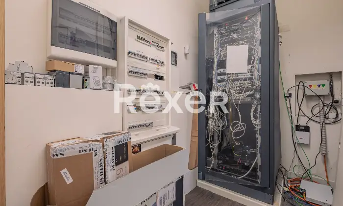 Rexer-Roma-Locale-Commerciale-Ampia-Metratura-Ottima-Rendita-Altro