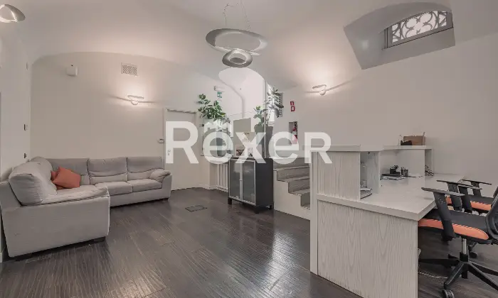 Rexer-Roma-Locale-Commerciale-Ampia-Metratura-Ottima-Rendita-Altro