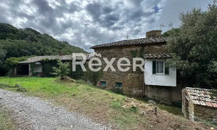 Rexer-Cortona-Antica-Villa-Storica-con-ettari-di-terreno-a-Cortona-AR-Altro