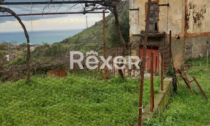 Rexer-Praia-a-Mare-Fabbricato-inagibile-ruderi-ovile-stalla-con-terreno-edificabile-Terrazzo