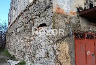 Rexer-Praia-a-Mare-Fabbricato-inagibile-ruderi-ovile-stalla-con-terreno-edificabile-Cantina