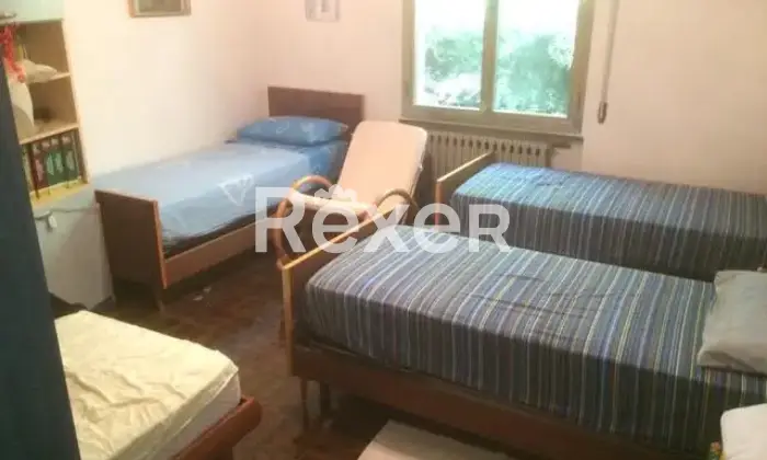 Rexer-Marliana-Vendo-grande-casa-CameraDaLetto