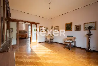 Rexer-Senago-Stabile-o-Singole-Unit-in-Vendita-a-Senago-Altro