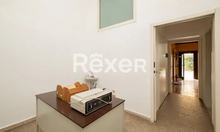 Rexer-Senago-Stabile-o-Singole-Unit-in-Vendita-a-Senago-Altro