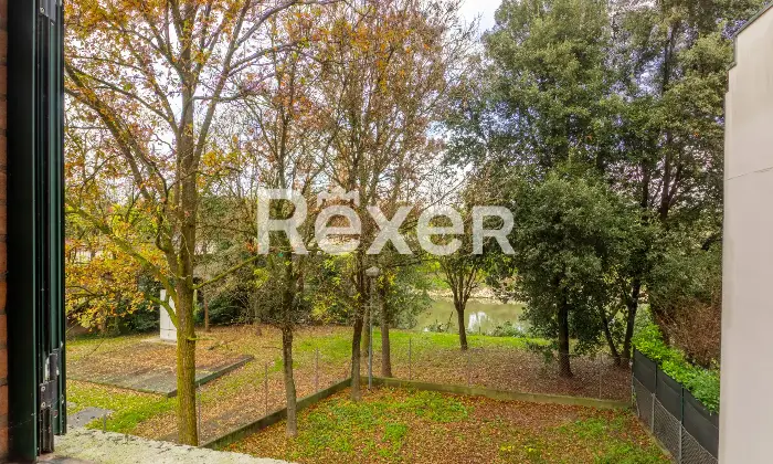 Rexer-Ferrara-Torre-su-quattro-livelli-con-corte-privata-e-box-auto-Altro