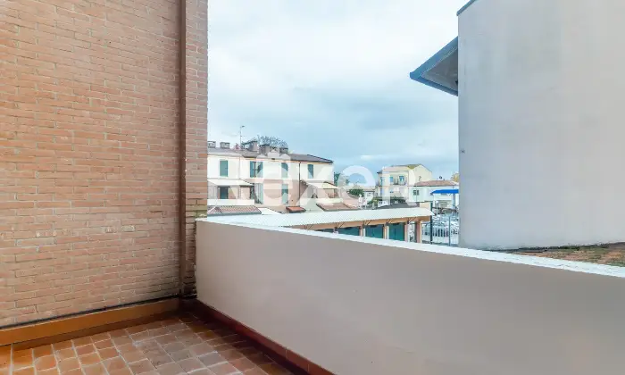 Rexer-Ferrara-Soluzione-semiindipendente-libera-su-quattro-lati-con-corte-e-box-Altro