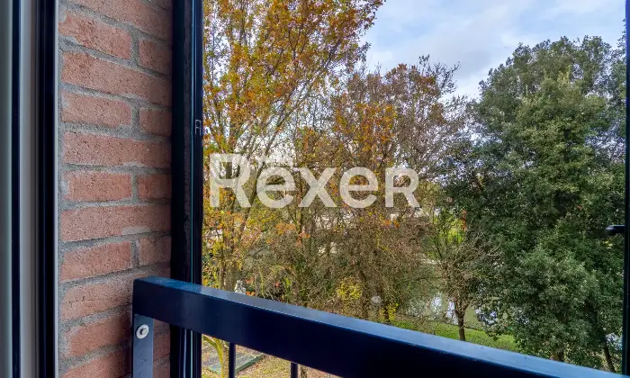 Rexer-Ferrara-Torre-su-quattro-livelli-con-corte-privata-e-box-auto-Altro