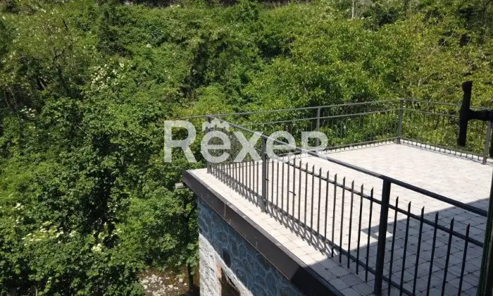 Rexer-Casola-in-Lunigiana-Mulino-del-libero-su-tre-lati-con-appartamentiannesso-Terrazzo