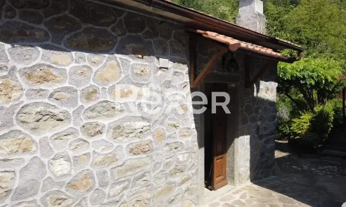 Rexer-Casola-in-Lunigiana-Mulino-del-libero-su-tre-lati-con-appartamentiannesso-Esterno